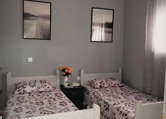 Semi-basement 50sqm Near Citycenter Lägenhet